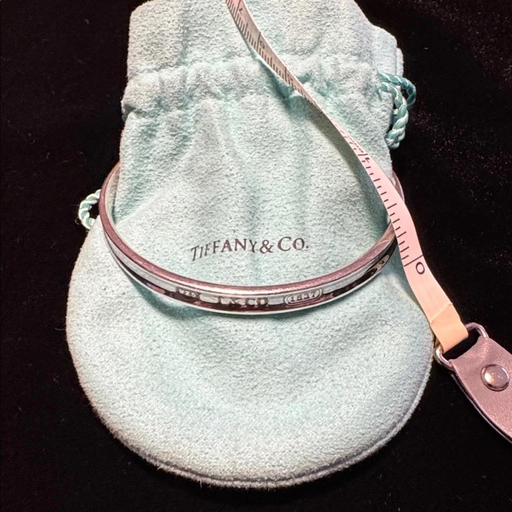 Tiffany & Co silver bangle - Picture 2 of 4